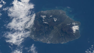 Fakta Reunion, Pulau Eksostis di Samudera Hindia yang Dikelilingi Hiu Ganas