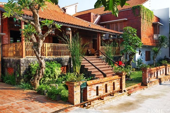 11 Rumah Artis dengan Desain Tradisional. Tampilannya Hangat dan Estetik
