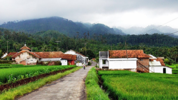 5 Realitas di Desa yang Nggak Kalah ‘Gelap’ dari Kehidupan di Kota. Sekarang Sama Aja~