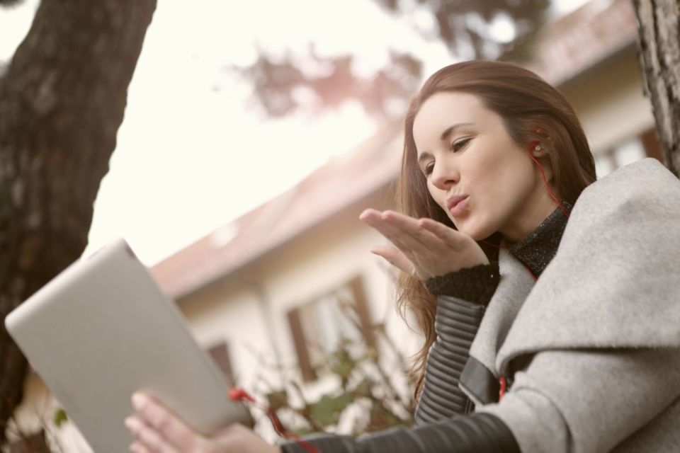 7 Perjuangan LDM (Long Distance Marriage) yang Dirasakan para Istri. Nyata Adanya!