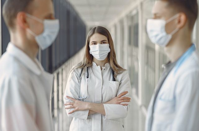 Mana yang Jelas Harus dipercaya, Dokter yang Sudah Jelas Asal Usulnya, atau Dokter yang Sudah dicabut SRT nya? 