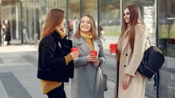 6 Dampak yang Akan Kamu Rasakan Ketika Kamu Terlalu Ikut Campur dengan Urusan Orang Lain