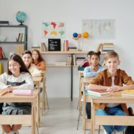 Pembelajaran Bahasa Inggris dengan Memanfaatan Fitur Emoji sebagai Media dan Interaksi Siswa