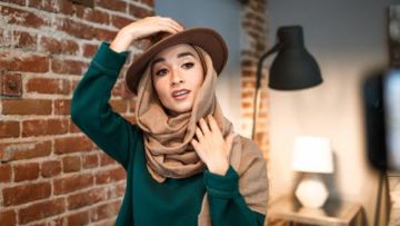 7 Inspirasi Fashion Hijab Masa Kini. Nggak Ribet, Santai dan Tetap Kekinian
