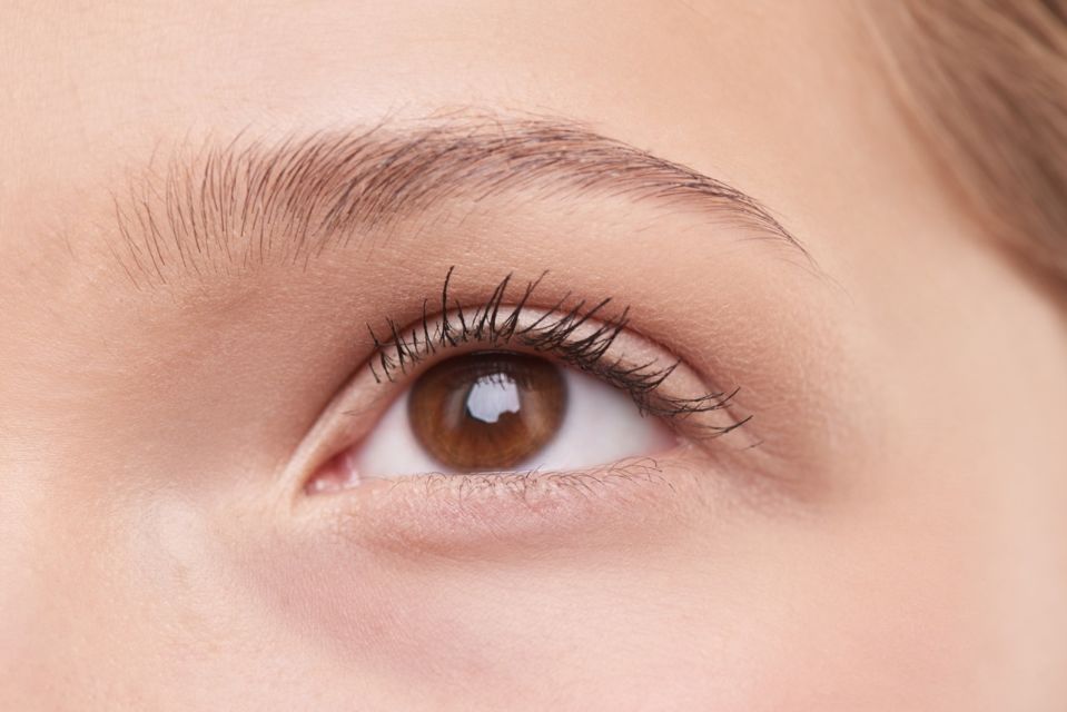 6 Kegunaan Lain dari Concealer yang Bisa Mempercantik Riasanmu. Satu Produk Banyak Guna~