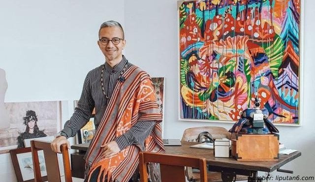 11 Rumah Artis dengan Desain Tradisional. Tampilannya Hangat dan Estetik