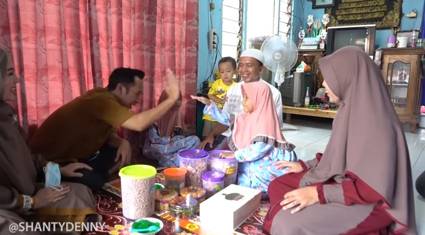 10 Artis Indonesia yang Dikenal Ramah dengan Fans. Makin Diidolakan!