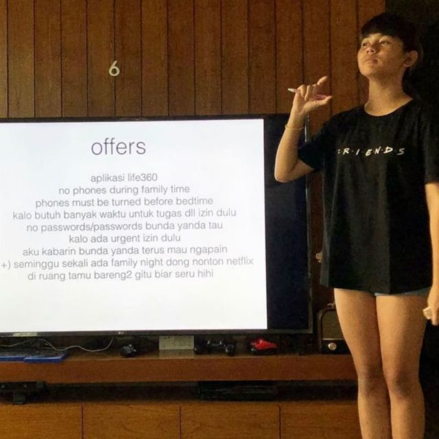 Ingin Beli iPad, Mima Putri Sulung Mona Ratuliu Bikin Proposal Agar Diizinkan. Banjir Pujian!