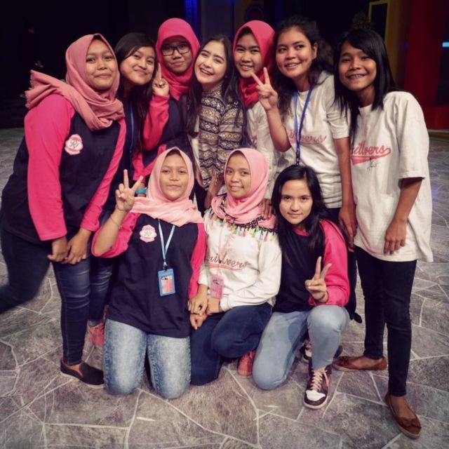10 Artis Indonesia yang Dikenal Ramah dengan Fans. Makin Diidolakan!