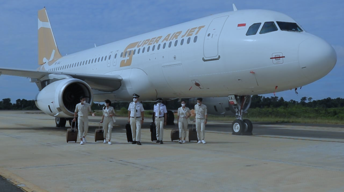 Maskapai Anyar Super Air Jet Perkenalkan 'Super Crew', Awak Kabin Bergaya Kasual Khas Anak Muda