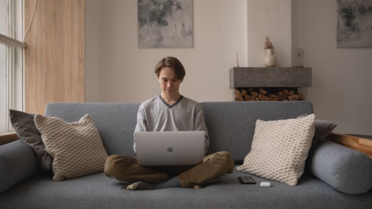 New Normal Sebagai Jendela Baru Sadar Teknologi Digital, Normalisasi Work From Home