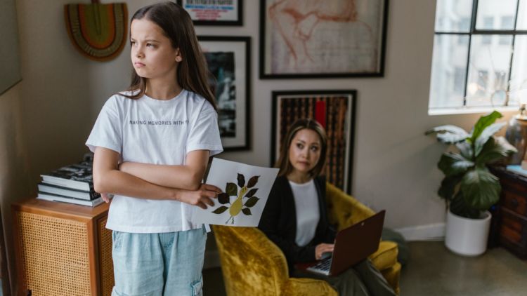 Mengenal Istilah Tiger Parents, Bahayakah Untuk Kesehatan Mental Anak?