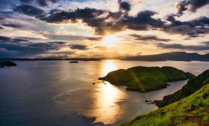 Apa yang Sedang Terjadi di Taman Nasional Komodo?
