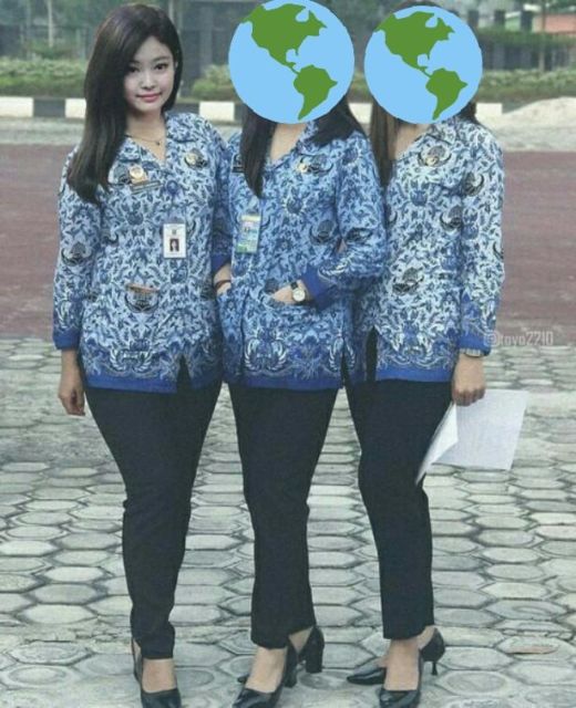 11 Foto Kocak Artis Internasional Pakai Seragam PNS. Orang Awam Bilang Ini Pasti Editan!11!!1