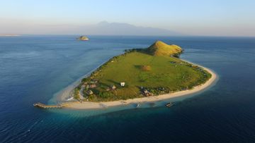 Menilik Keindahan Pulau Kanawa, Surga Tersembunyi di Tepi Flores