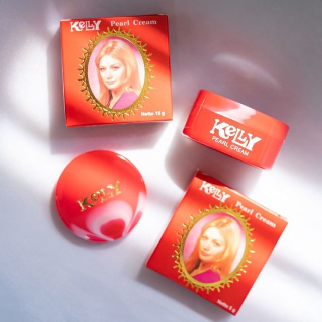 Legendaris, 8 Produk Kecantikan Jadul ini Hits Banget di Era 90-an lo! Ada yang Suka Juga?