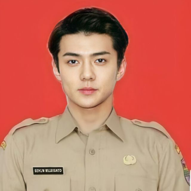 11 Foto Kocak Artis Internasional Pakai Seragam PNS. Orang Awam Bilang Ini Pasti Editan!11!!1