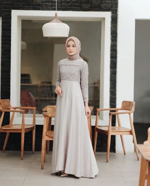 model bridesmaid hijab