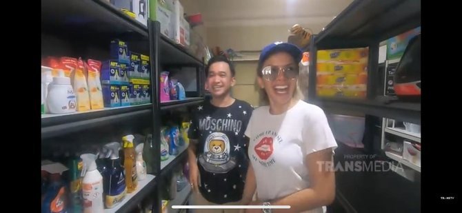 9 Potret Ruang Penyimpanan Makanan di Rumah Artis yang Curi Perhatian. Bak Minimarket Pribadi!