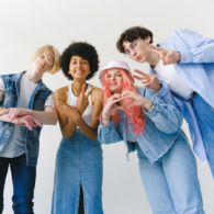 Keluar dari Fandom yang Toxic untuk Kesehatan Mental