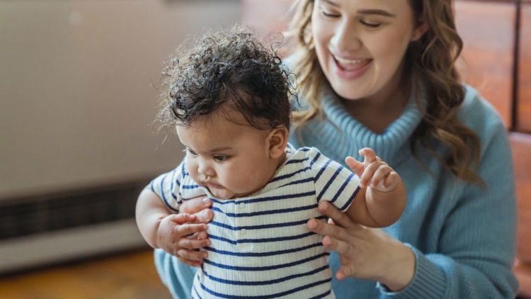 #KompetisiYoungMom-Tips Untuk Ibu Baru Agar Tidak Panik Saat sang Anak Belum Bisa Berjalan
