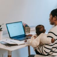 #KompetisiYoungMom – Bisakah Mendapatkan Uang Tambahan dengan Side Hustle? Yuk, Baca Sampai Tuntas!