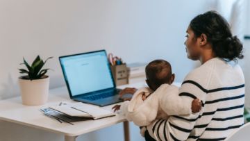 #KompetisiYoungMom – Bisakah Mendapatkan Uang Tambahan dengan Side Hustle? Yuk, Baca Sampai Tuntas!