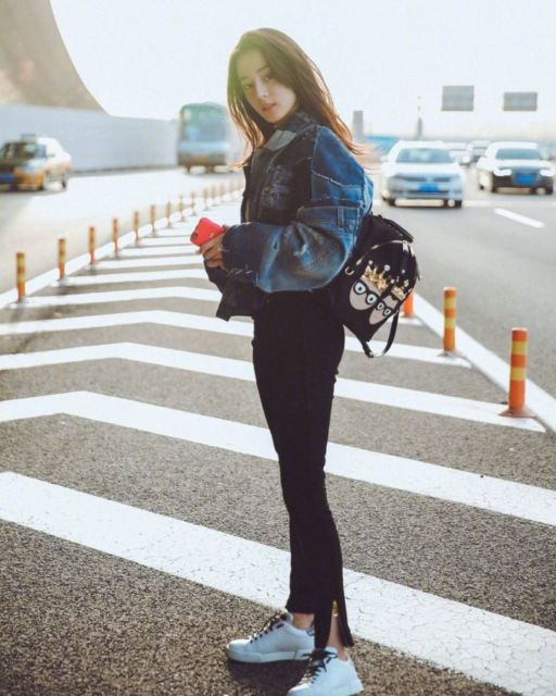 8 Potret Gaya Dilraba Dilmurat, Aktris Tiongkok yang Diklaim Gadis Paling Cantik Seantero Cina