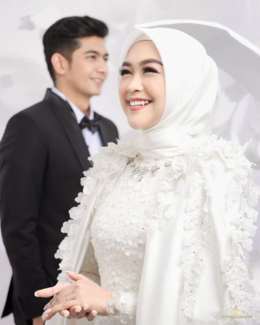 8 Foto dan Detail Pre-Wedding Ria Ricis-Teuku Ryan yang Manis Romantis Tanpa Bersentuhan
