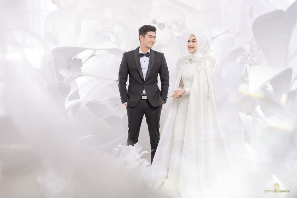 8 Foto dan Detail Pre-Wedding Ria Ricis-Teuku Ryan yang Manis Romantis Tanpa Bersentuhan