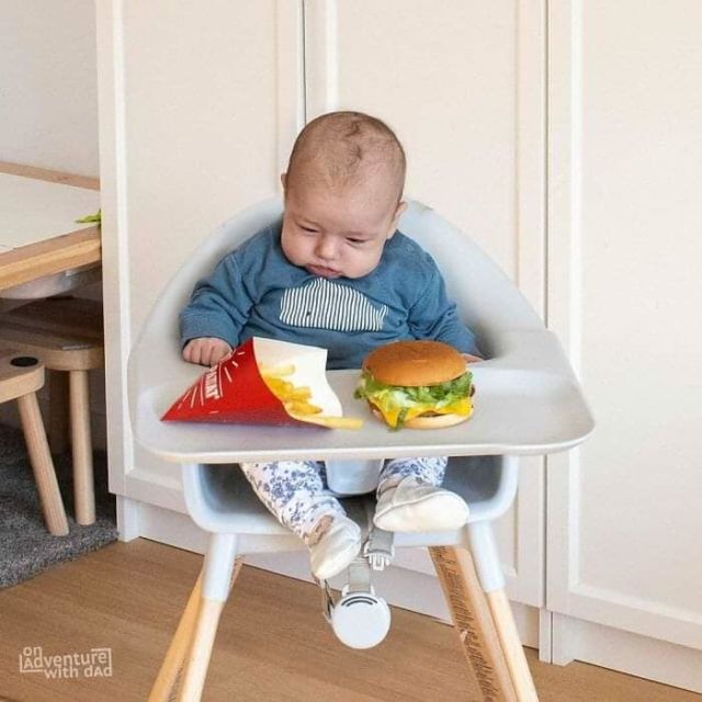 Begini Jadinya Saat Bayi Ditinggal Berdua dengan Ayahnya. Meresahkan Sekali, Bund!