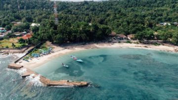 Pantai Dengan Ombak yang Tenang, Cocok Untuk Liburan Bersama Keluarga dan Anak-anak