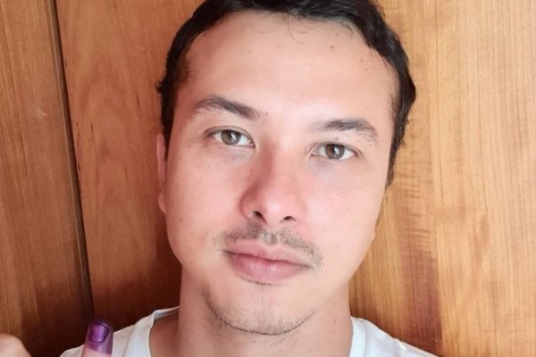 Udah Berkarier Sejak Remaja, 8 Artis ini Tetap Eksis Sampai Sekarang. Nggak Kalah dari Talenta Baru!