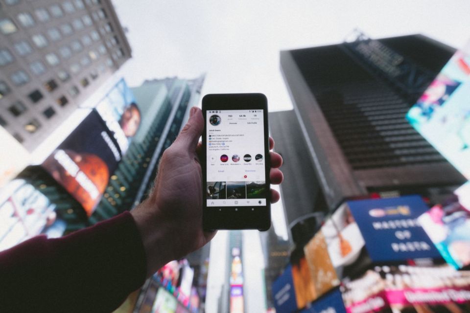 Banyak Orang Punya Akun Kedua di Instagram Demi Berbagai Tujuan. Ini Alasannya~
