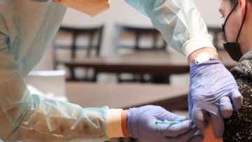 Dukung Program Pemerintah Menuju Herd Immunity, Danamon Gelar Vaksinasi Gotong Royong Bagi Nasabah