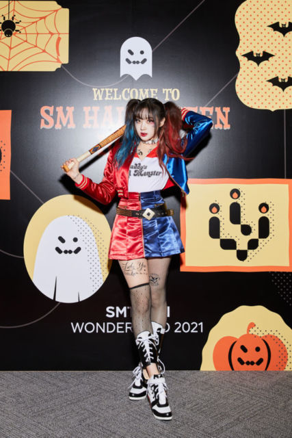 Parade 15 Kostum Artis SM Entertainment di Acara Halloween SM Wonderland 2021. Totalitas!