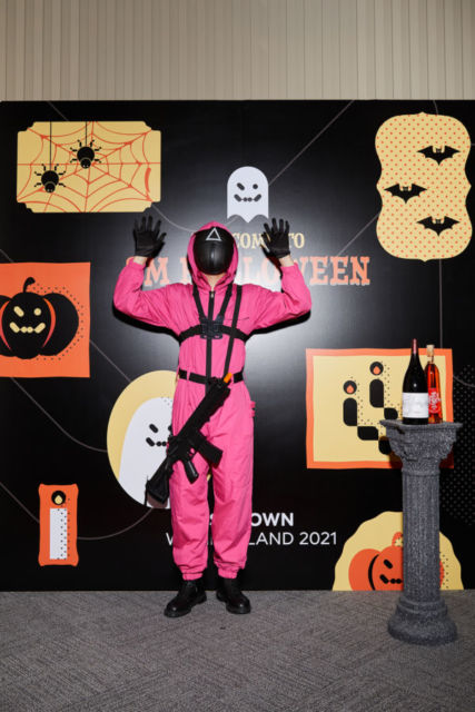 Parade 15 Kostum Artis SM Entertainment di Acara Halloween SM Wonderland 2021. Totalitas!