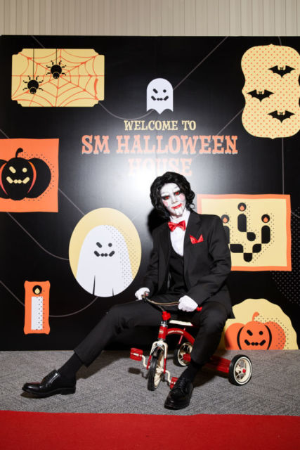 Parade 15 Kostum Artis SM Entertainment di Acara Halloween SM Wonderland 2021. Totalitas!