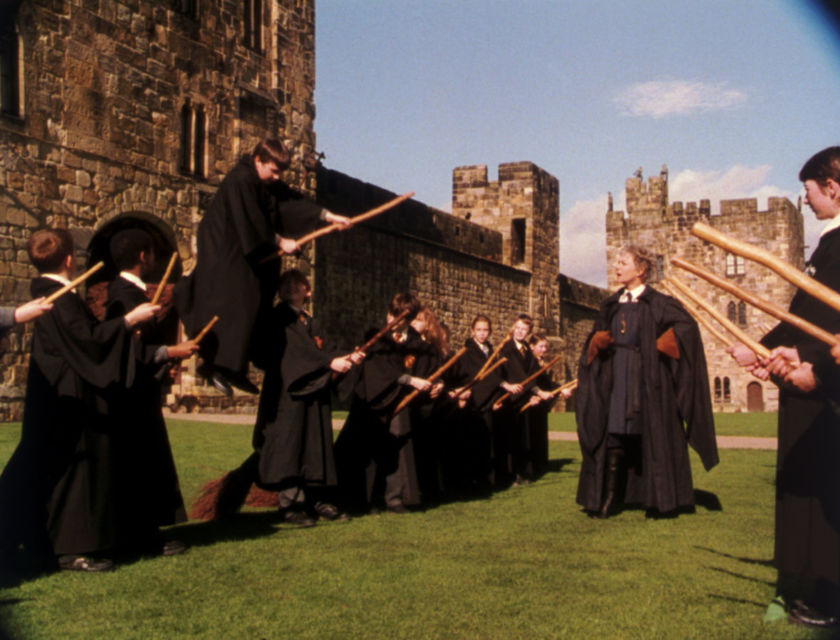 Berbagai Hal yang Pasti Ingin Kamu Coba di Dunia Harry Potter, Potterhead Pasti Bakal Relate!