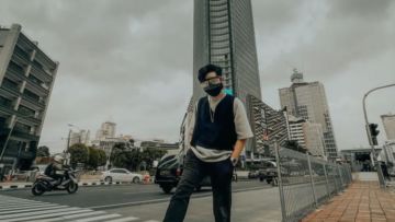 6 Trik Foto Bagi Tubuh Pendek Agar Terlihat Lebih Tinggi dan Ramping