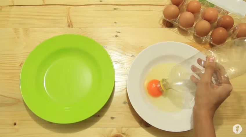 Cara memisahkan kuning telur