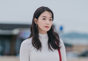 Berani Speak Up ala Yoon Hye Jin, Karakter Shin Min Ah di Drakor Hometown Cha Cha Cha