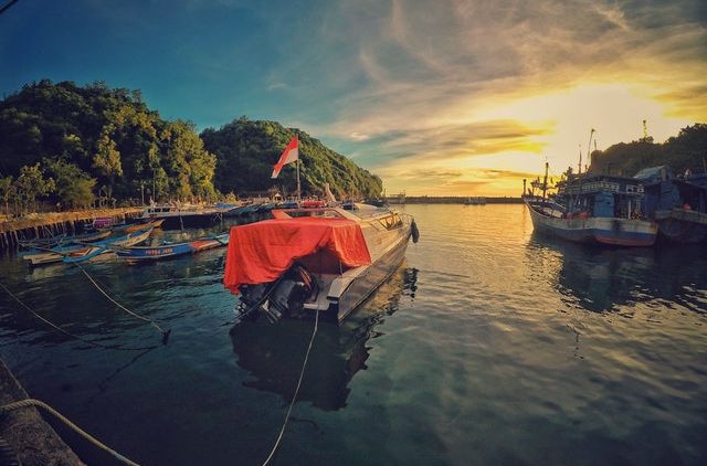 Menjunjung Bahasa Persatuan, Bahasa Indonesia