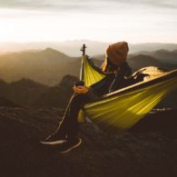 13 Barang yang Wajib Kamu Bawa Saat Mendaki Agar Tetap Tampil Cantik!