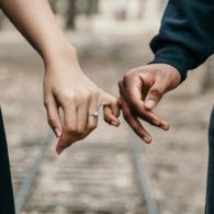 Sudah Nyaman Menjadi Teman dan Takut Kehilangan