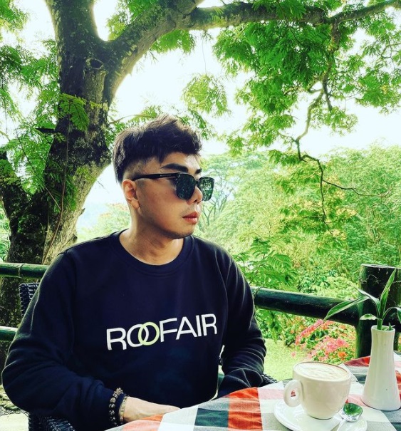 Saking Banyaknya Berita ‘Oknum’, Kita Baru Sadar Kalau Dagu Roy Kiyoshi Udah Nggak Runcing Lagi