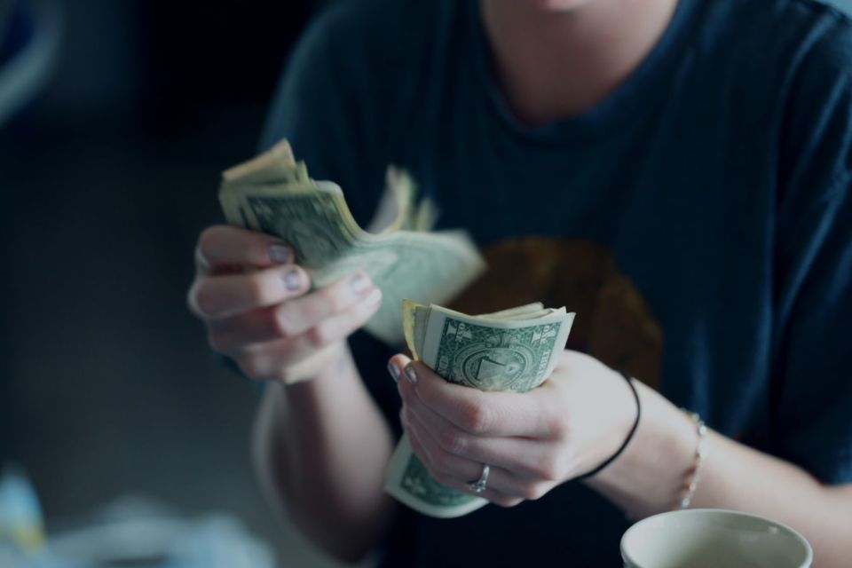 7 Cara Mengatur Uang Bulanan Mahasiswa. Bisa Nabung dan Lebih Hemat