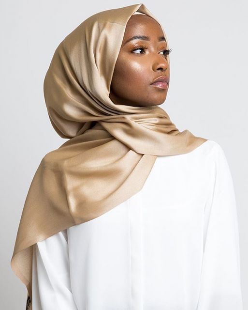 6 Bahan Hijab yang Wajib Dimiliki Pemula karena Mudah Dibentuk