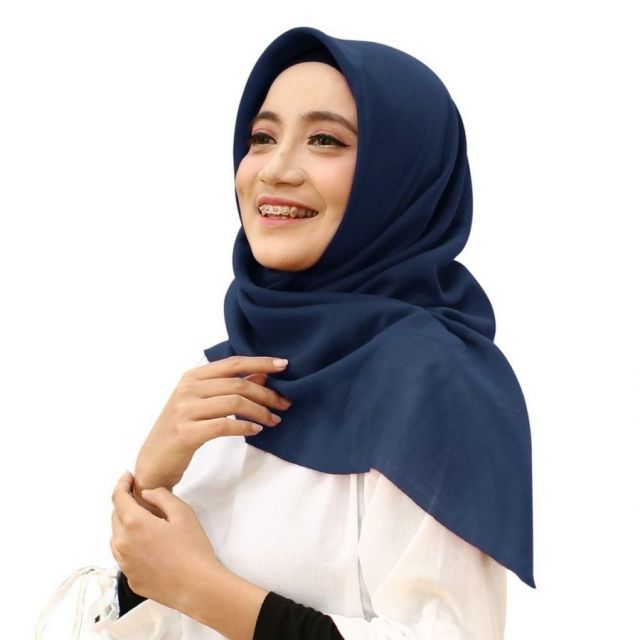 6 Bahan Hijab yang Wajib Dimiliki Pemula karena Mudah Dibentuk