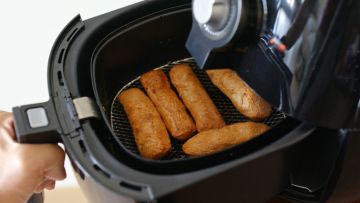 Risiko di Balik Penggunaan Air Fryer yang Diklaim Lebih Sehat. Padahal~